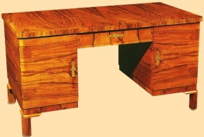 Стол грецкий орех