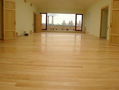 Декоративное и защитно покрытие половой доски